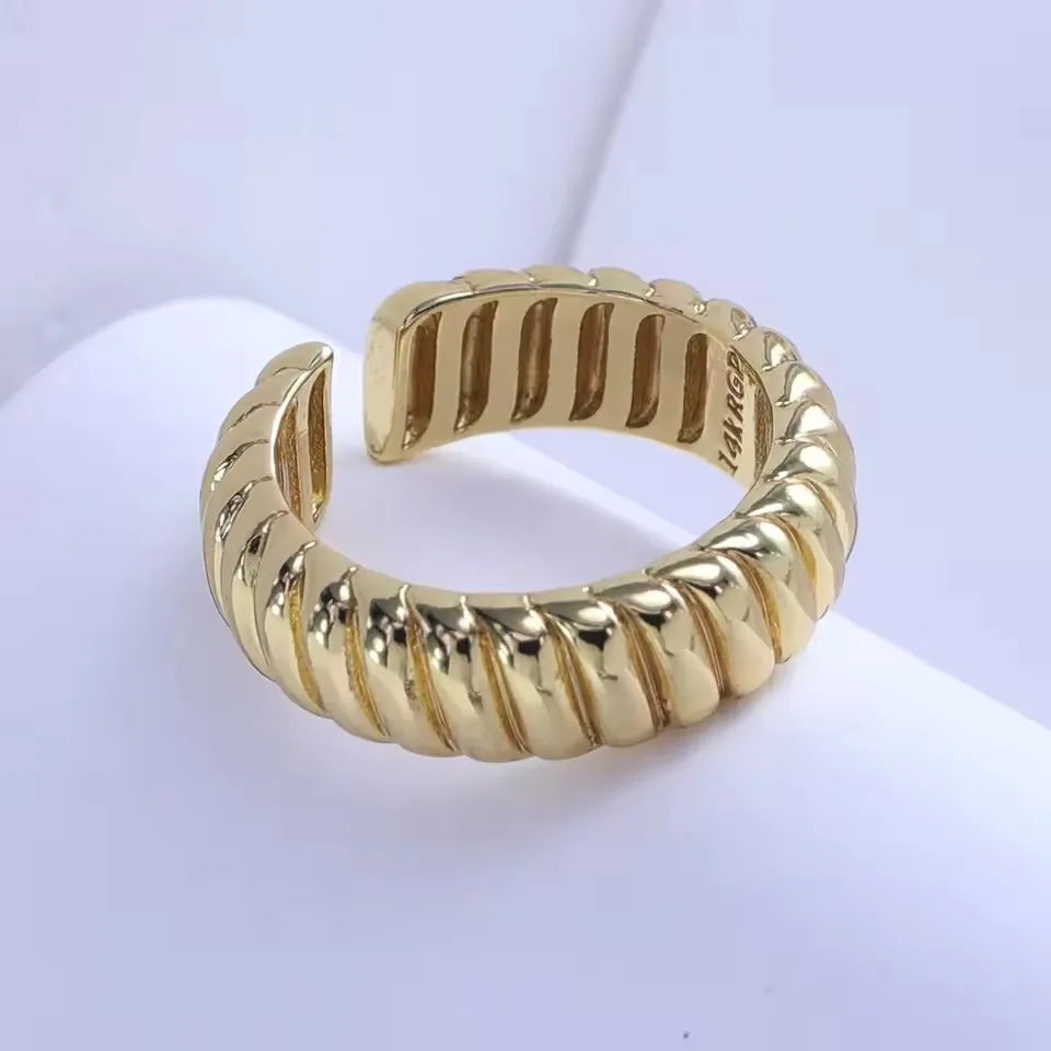 The Crystal Vine Ring